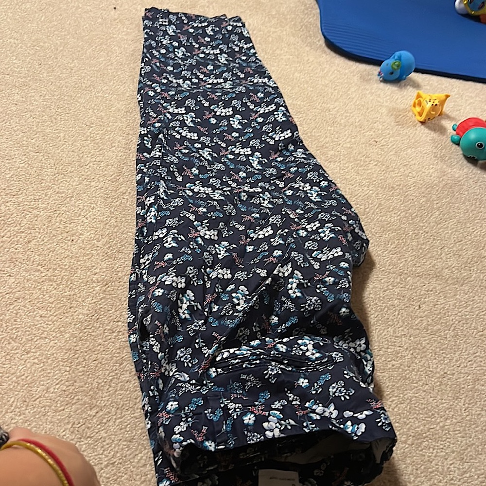 Gaps pants - Picture 3 of 3